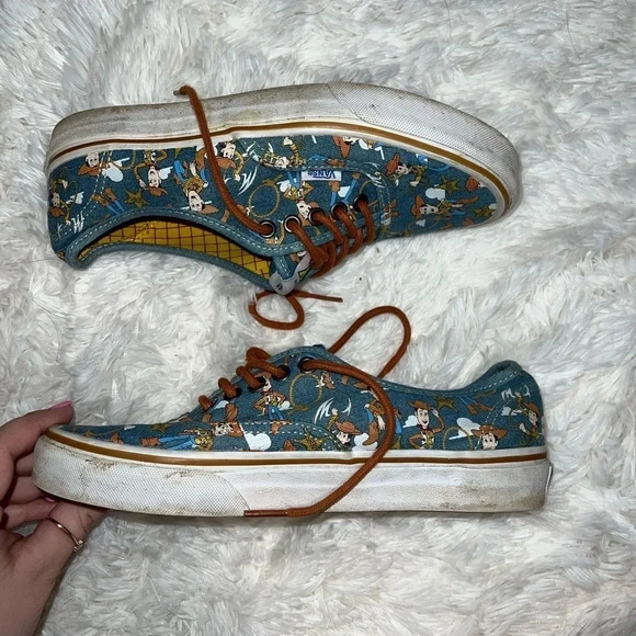 Vans and Toy Story Collaboration Shoes Size Women’s 8.5 Men’s 7 - Picture 1 of 6